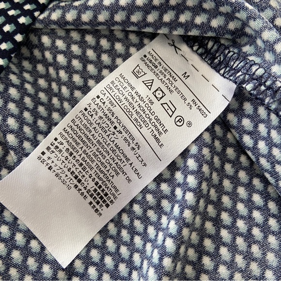 BANANA REPUBLIC BLACK GEOMETRIC PRINT SLEEVELESS COWL TOP/BLOUSE, SIZE MEDIUM - Picture 6 of 7